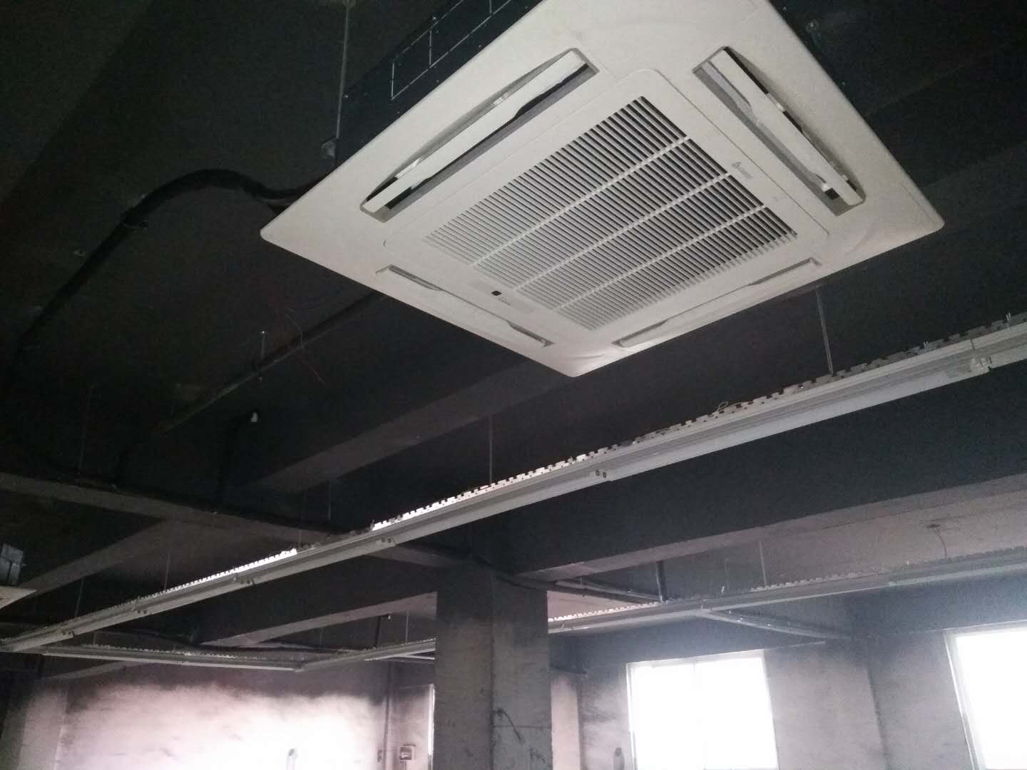 如何預(yù)防夏季中央空調(diào)滴水問題